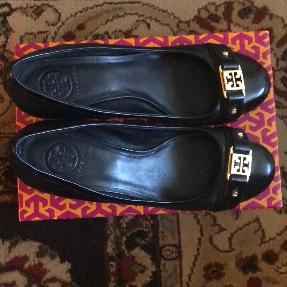 Tory Burch Ambrose Wedge sz 8.5 US